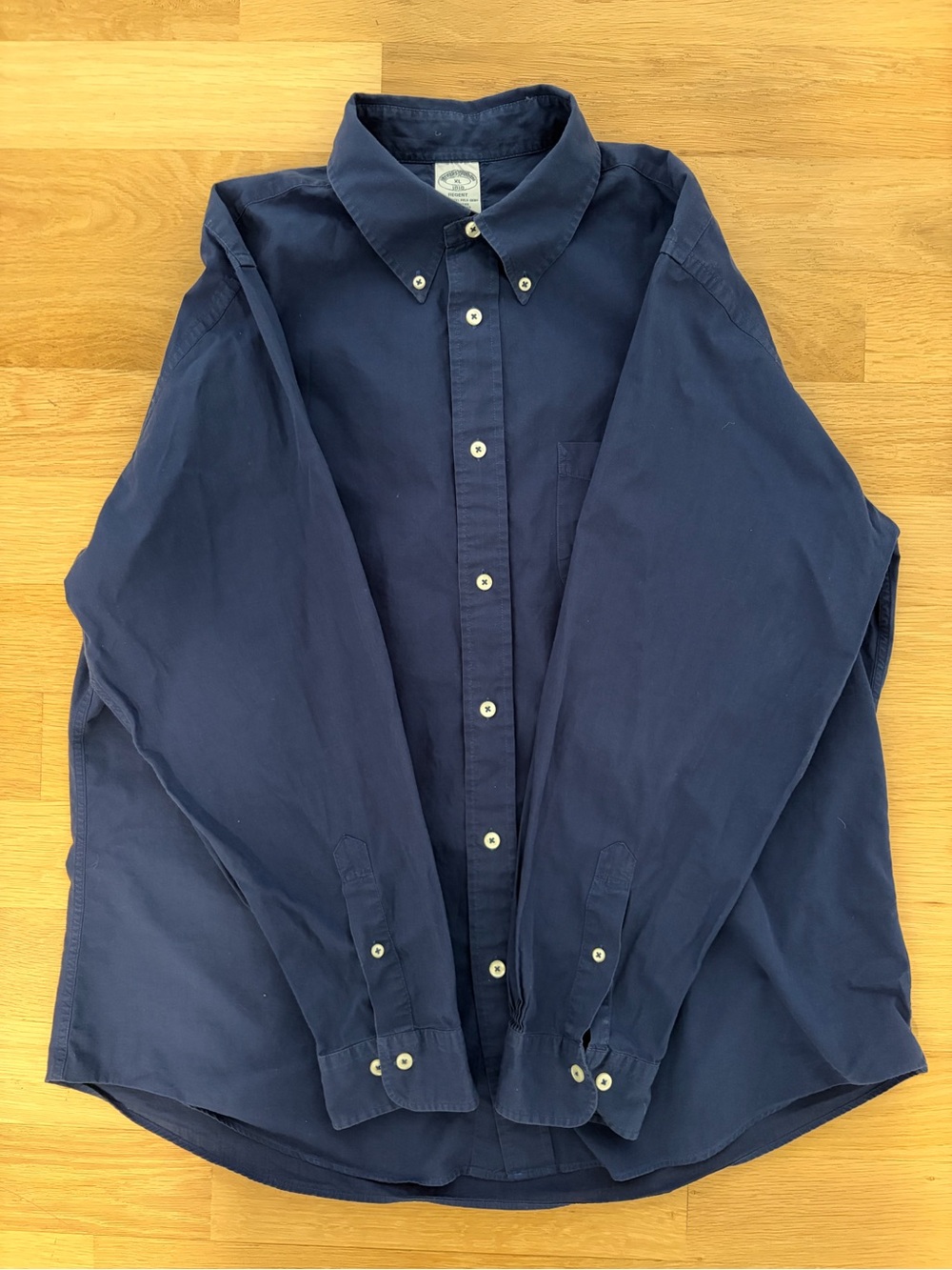 Brooks Brothers Regent Men’s XL Navy Button-Down Shirt